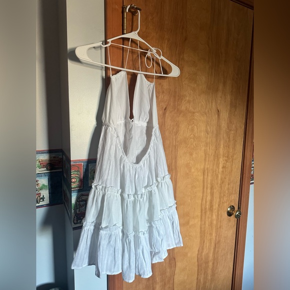 Open back White Sundress - Picture 2 of 2